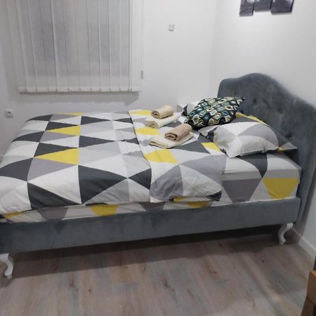 Tid Apartman Aranđelovac Exterior foto